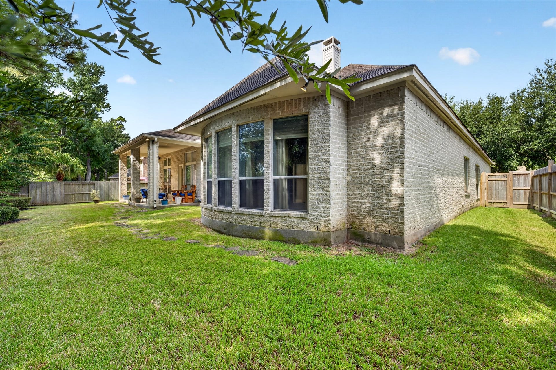2318 Spring Lake Park Lane, Spring, TX 77386