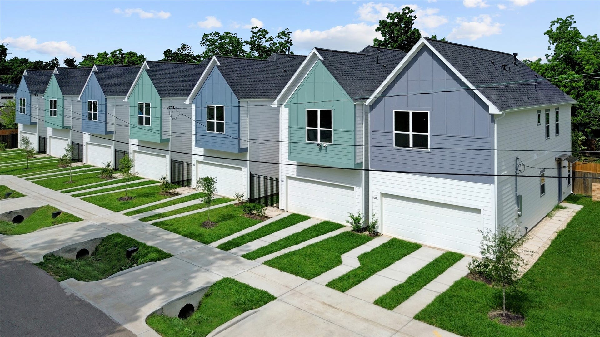 9610 Burden Street, Houston, TX 77093 Welcome to Archers Villas! 7 stunning new 2-story contemporary residences by Setting Stone Builders.