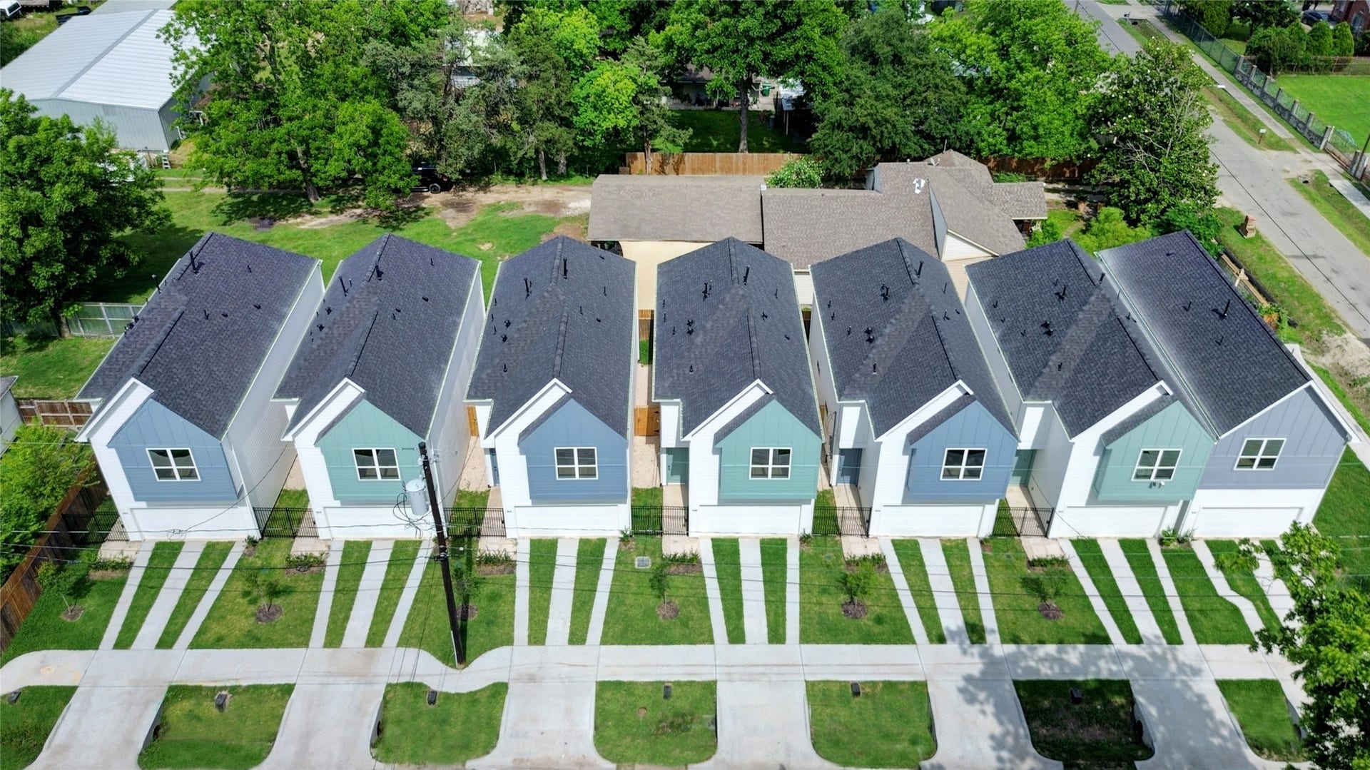 9610 Burden Street, Houston, TX 77093 7 homes by quality builder Setting Stone. Which one will be yours?