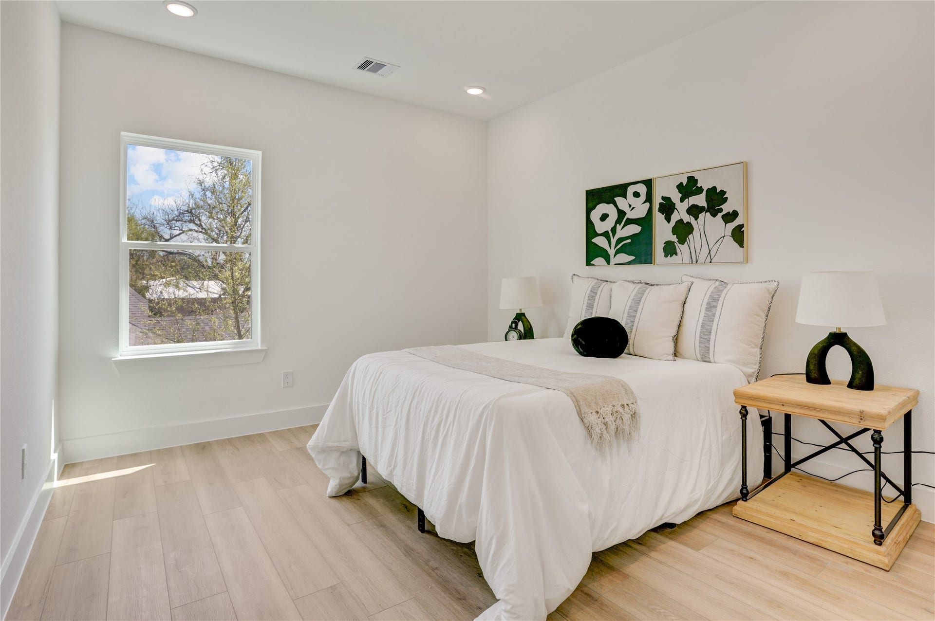9610 Burden Street, Houston, TX 77093 The 11x11 2nd bedroom has a large wall closet.