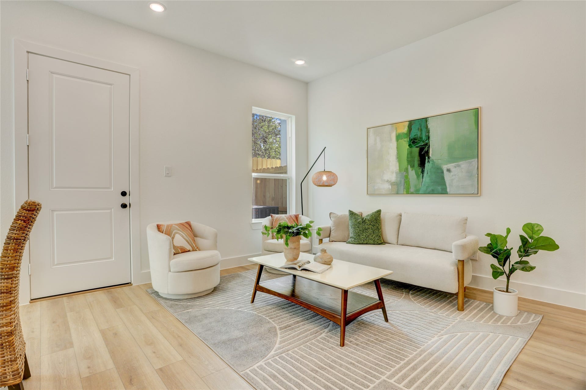 9610 Burden Street, Houston, TX 77093 The dining/living room has a door leading to the low maintenance back yard.