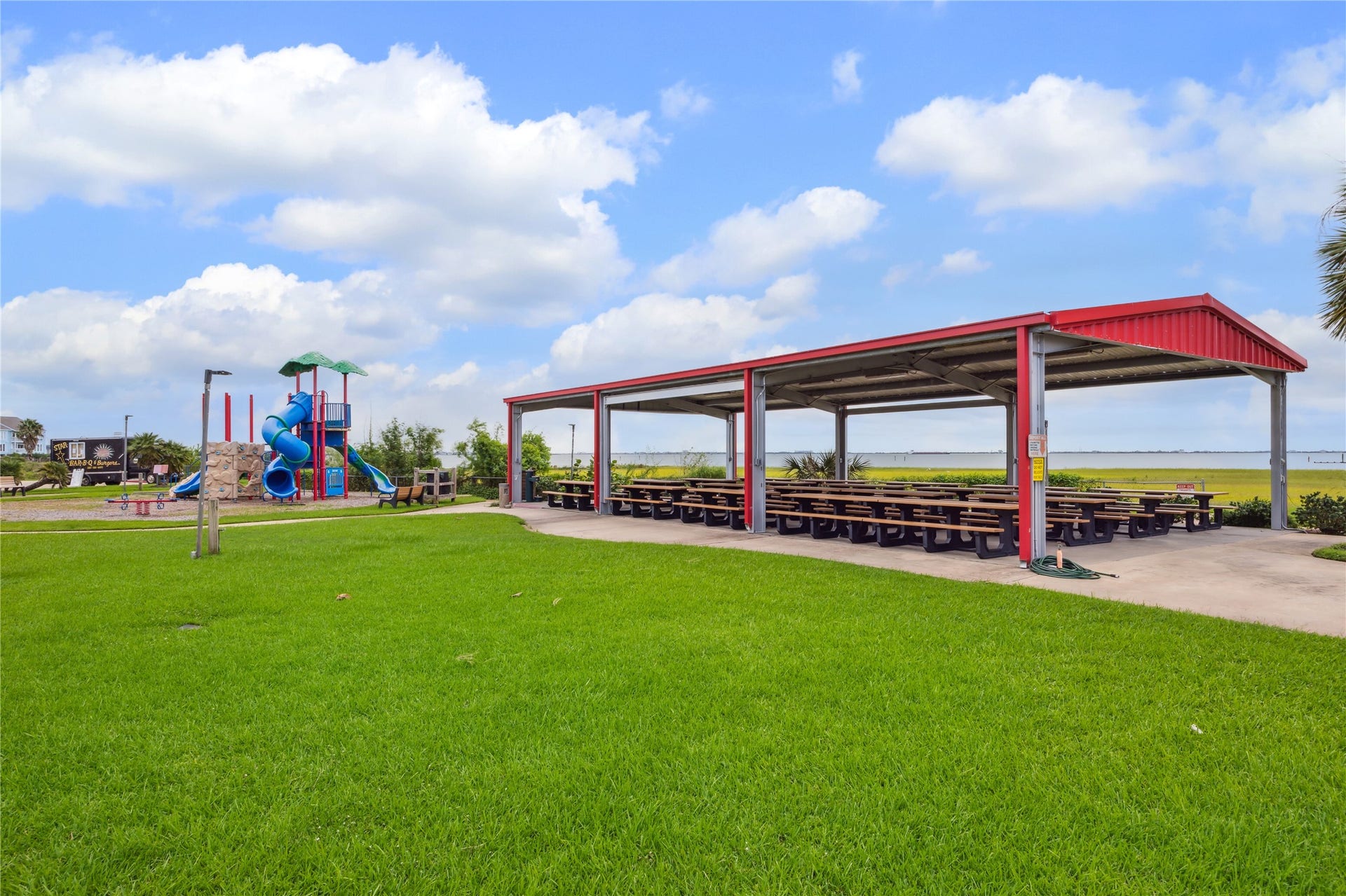 1310 & 1314 Maui Drive, Tiki Island, TX 77554 1310 & 1314 Maui Drive, Tiki Island, TX 77554