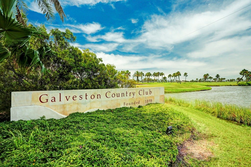 1310 & 1314 Maui Drive, Tiki Island, TX 77554 1310 & 1314 Maui Drive, Tiki Island, TX 77554