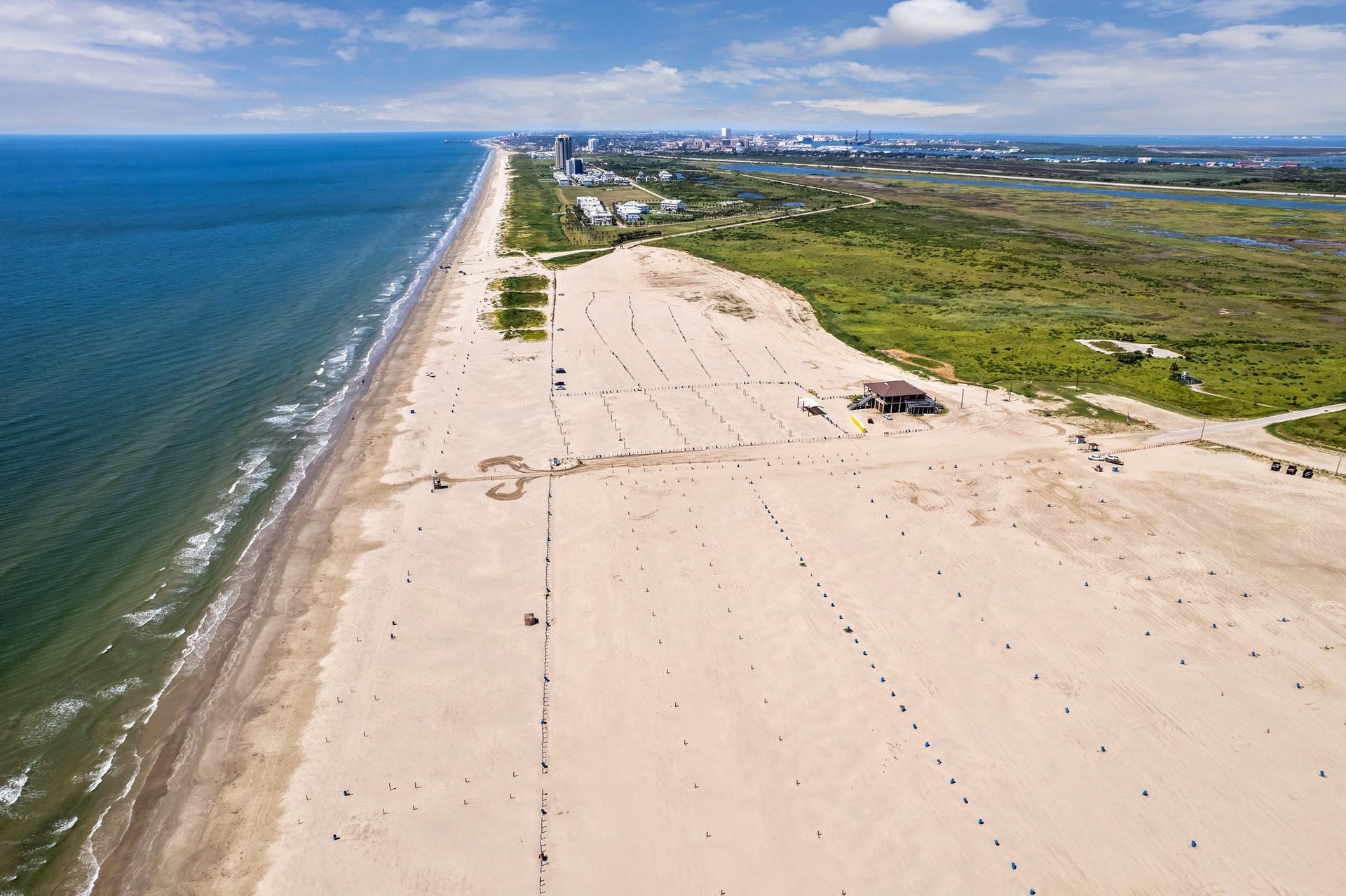 1310 & 1314 Maui Drive, Tiki Island, TX 77554 1310 & 1314 Maui Drive, Tiki Island, TX 77554