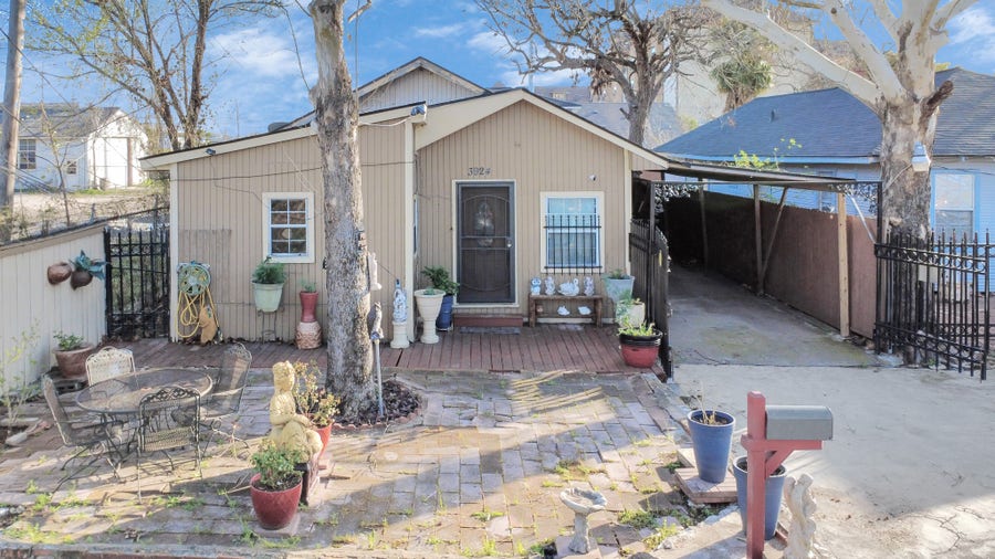 Property photo for 3924 Jefferson Street, Houston, TX