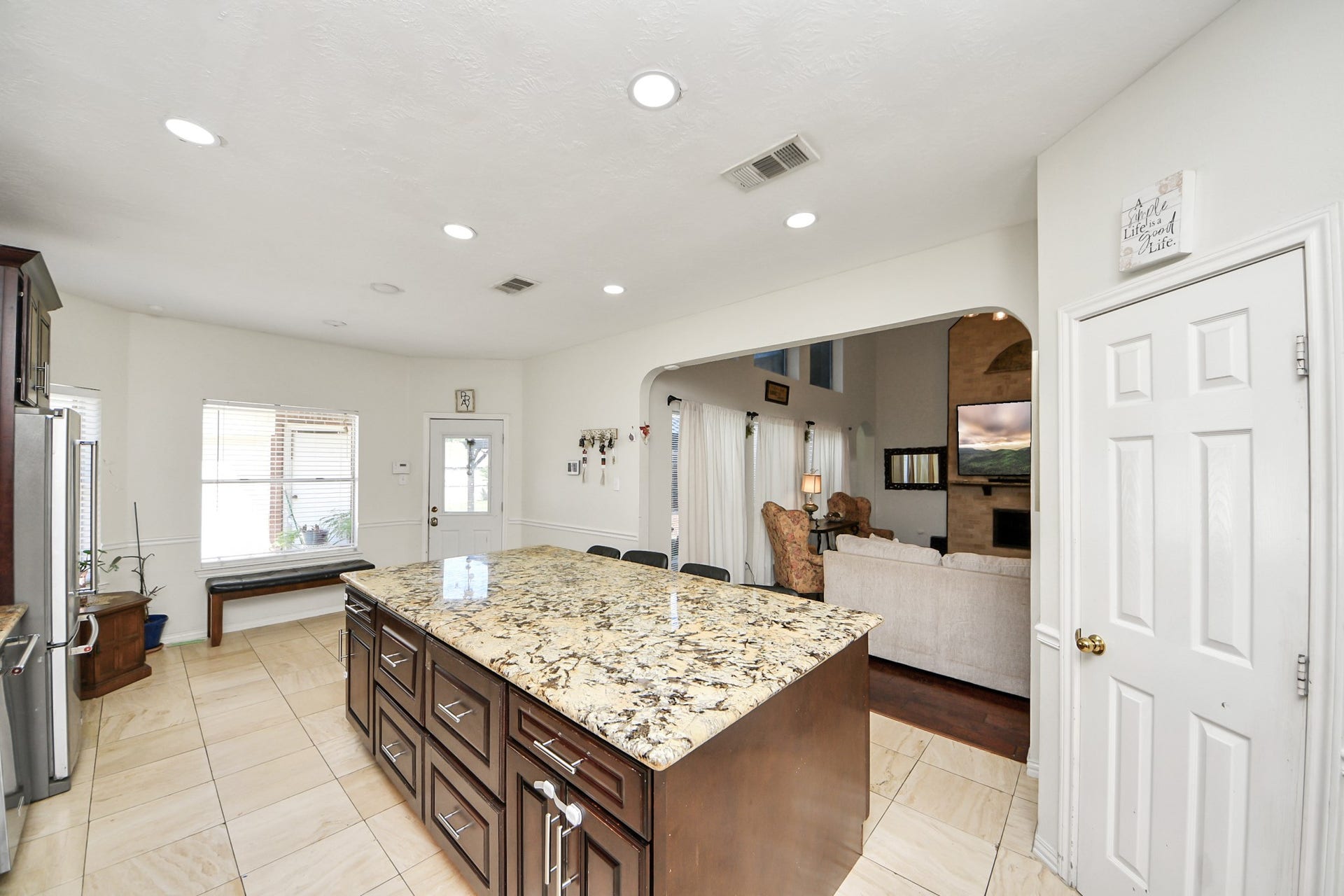 922 Bayhill Drive, Sugar Land, TX 77479 922 Bayhill Drive, Sugar Land, TX 77479