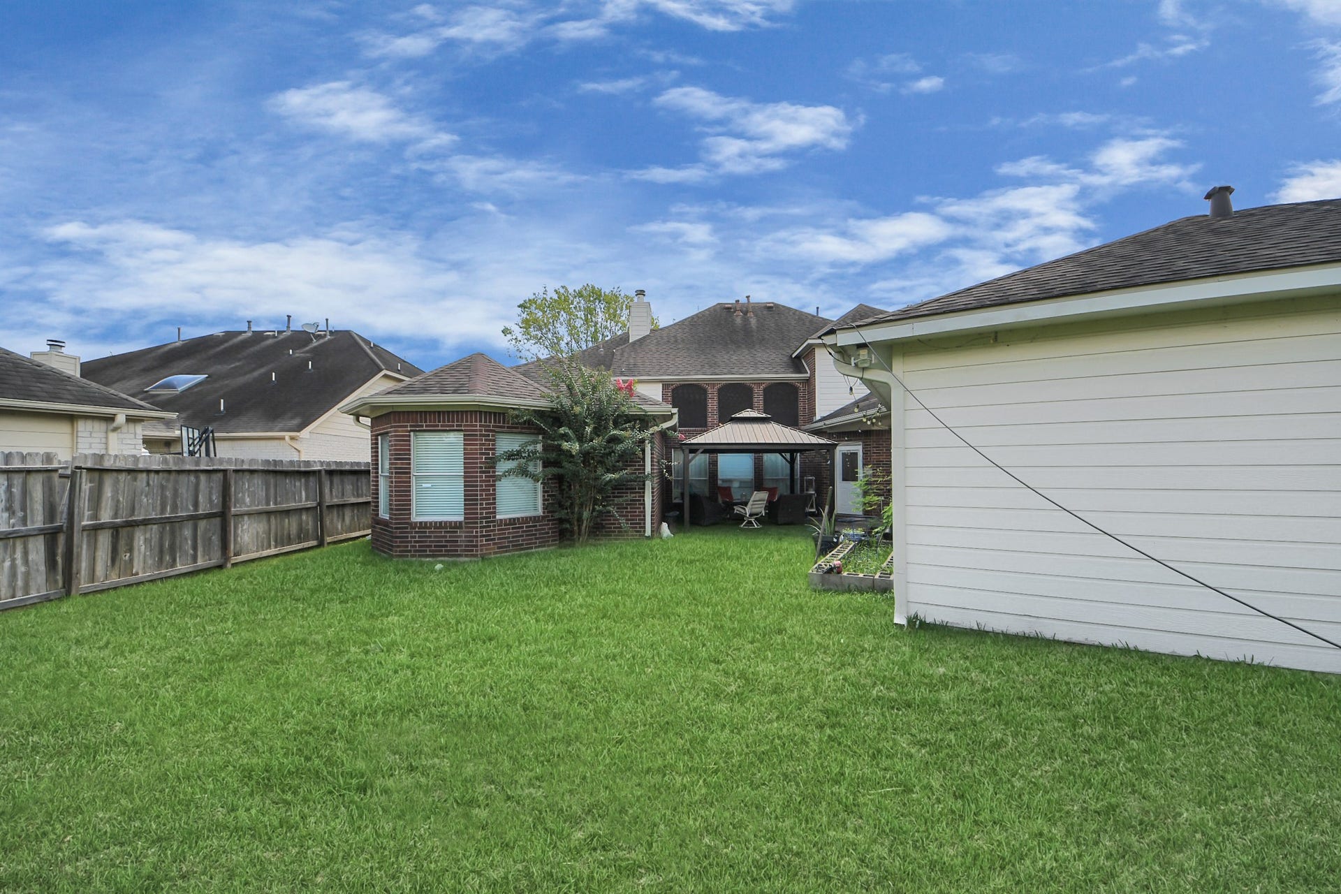 922 Bayhill Drive, Sugar Land, TX 77479 922 Bayhill Drive, Sugar Land, TX 77479