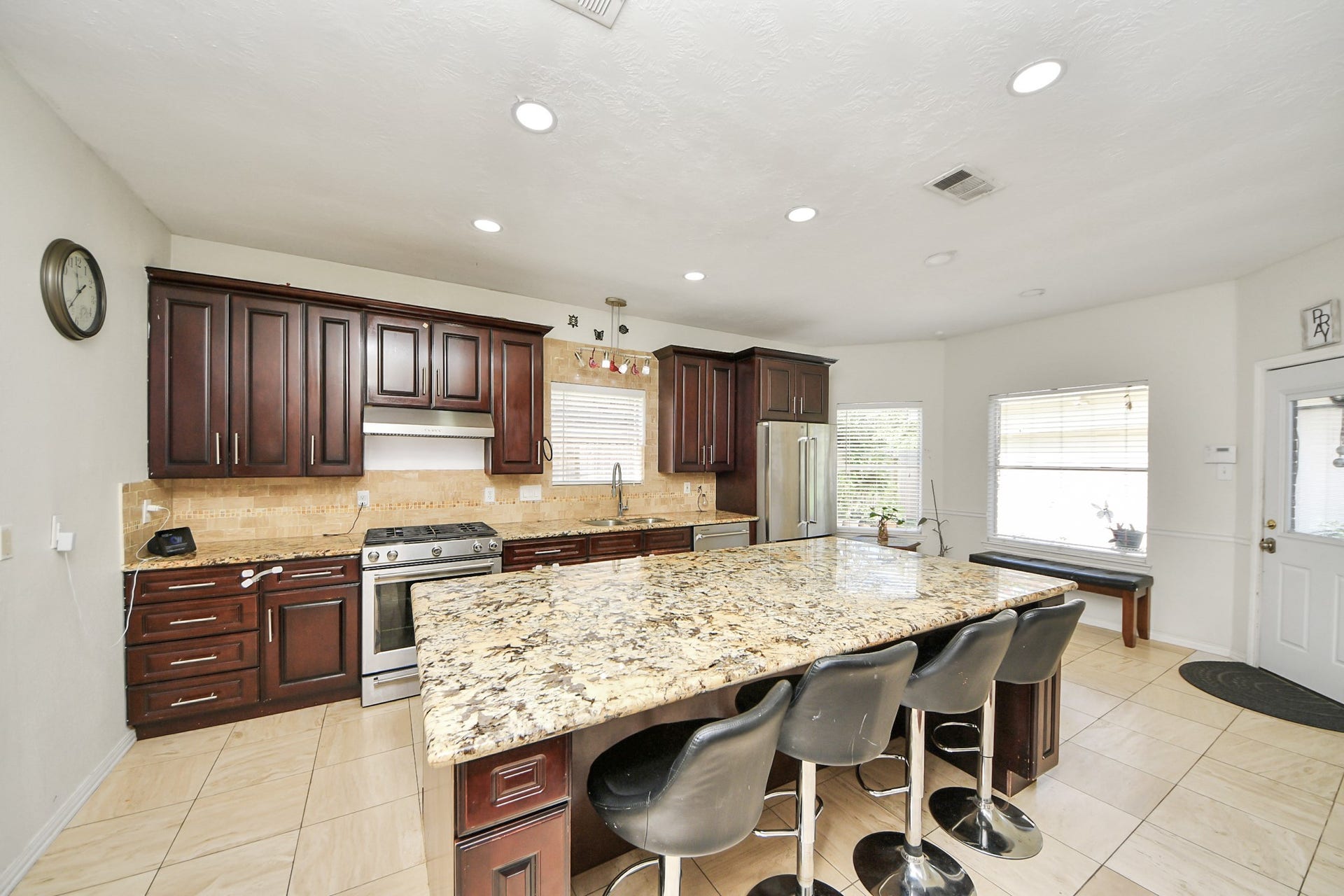 922 Bayhill Drive, Sugar Land, TX 77479 922 Bayhill Drive, Sugar Land, TX 77479