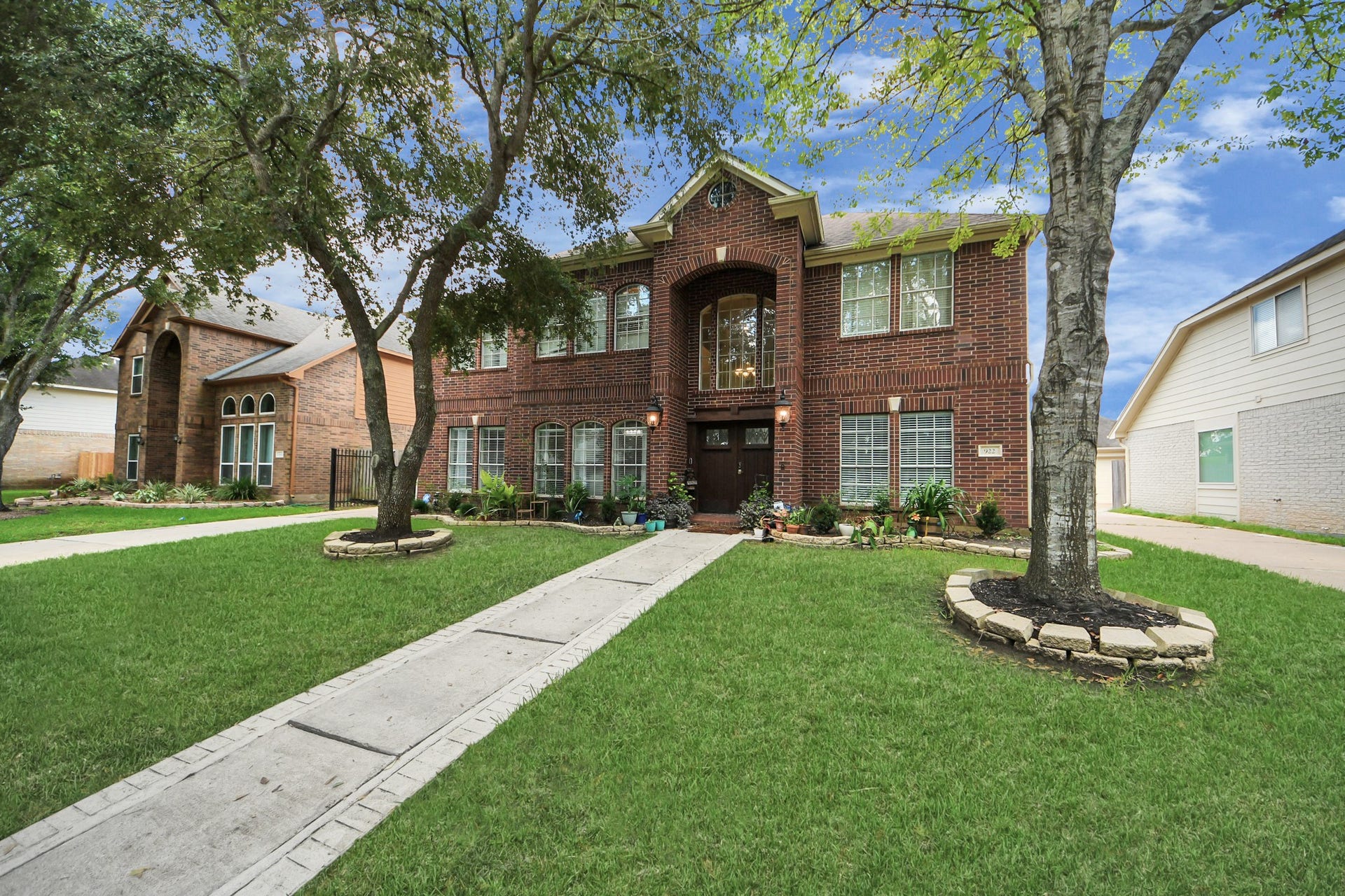 922 Bayhill Drive, Sugar Land, TX 77479 922 Bayhill Drive, Sugar Land, TX 77479