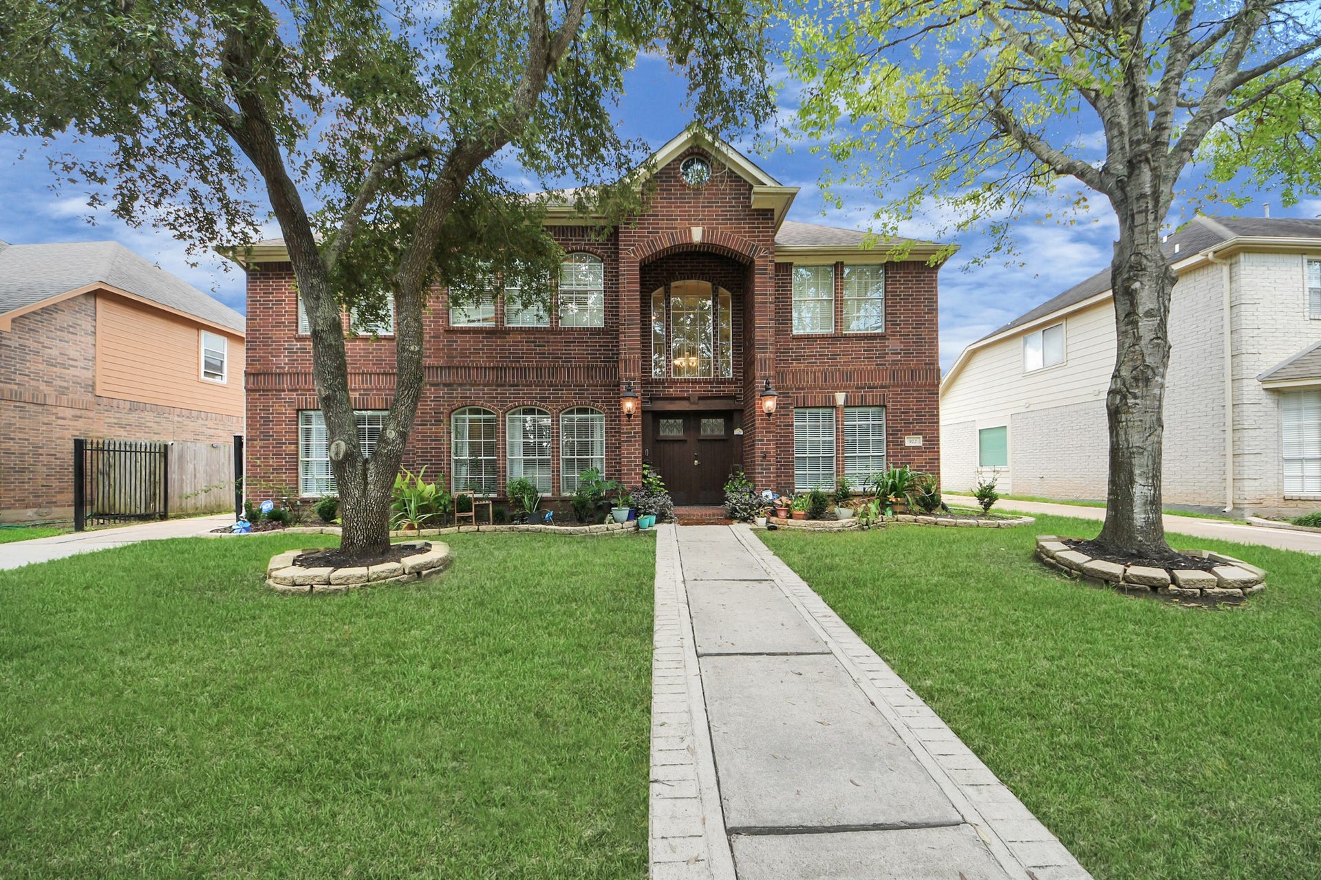 922 Bayhill Drive, Sugar Land, TX 77479 922 Bayhill Drive, Sugar Land, TX 77479