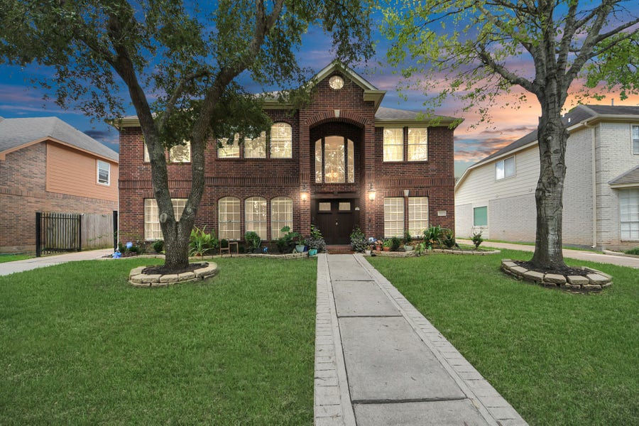 Property photo for 922 Bayhill Drive, Sugar Land, TX
