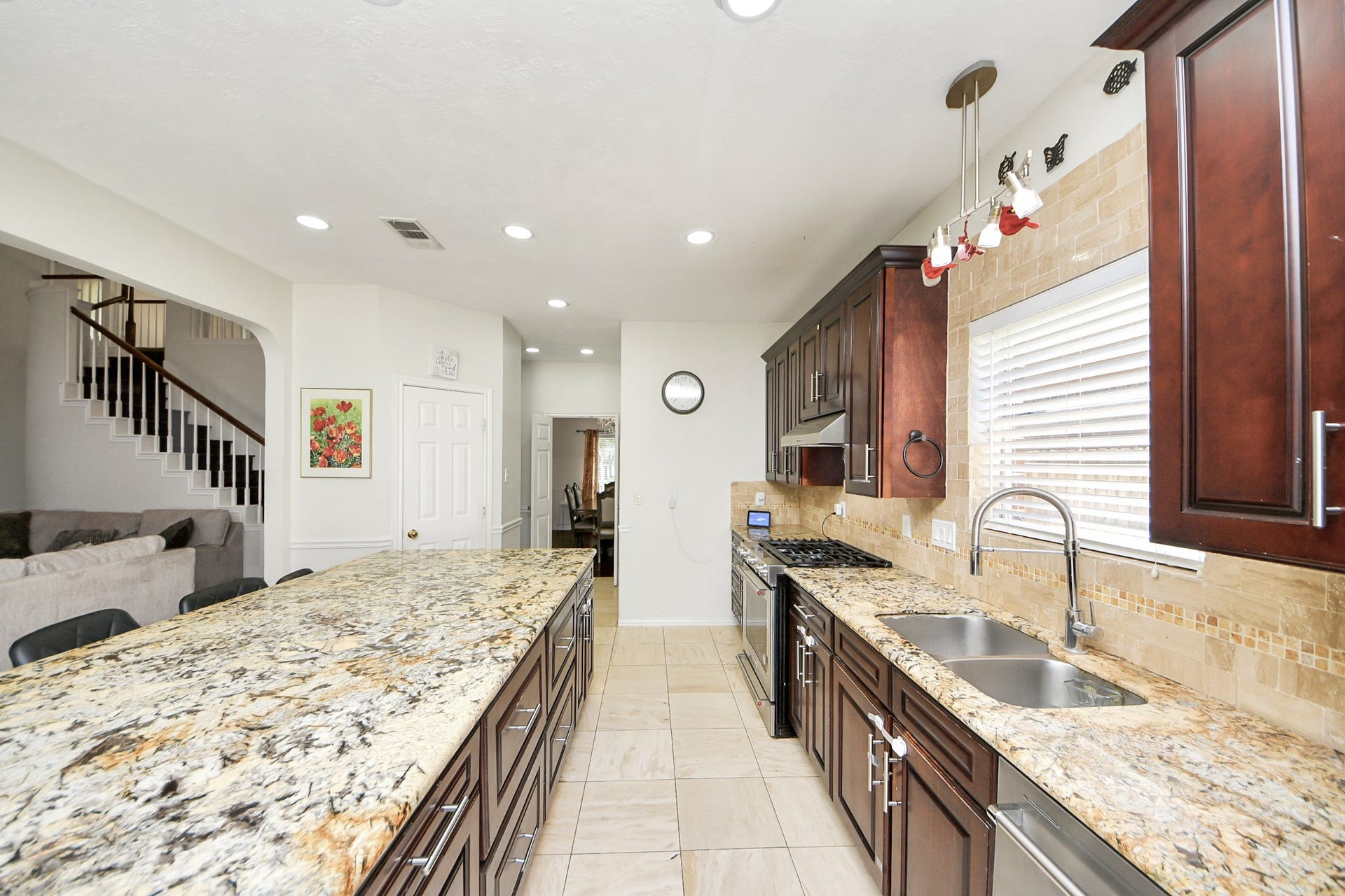922 Bayhill Drive, Sugar Land, TX 77479 922 Bayhill Drive, Sugar Land, TX 77479