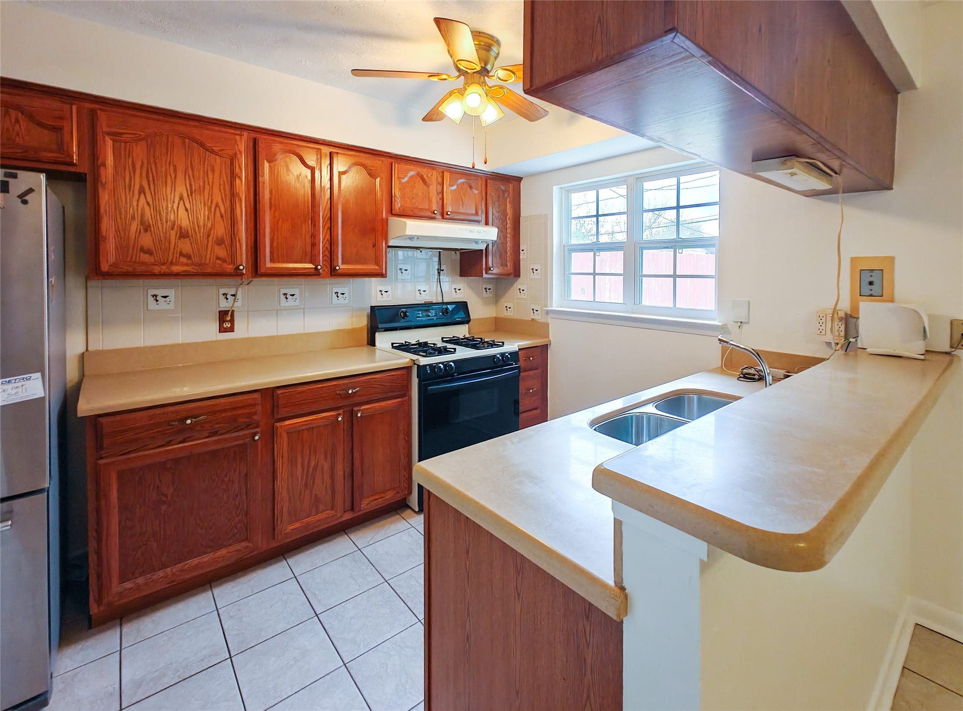 3717 Newton Drive, Pasadena, TX 77503 3717 Newton Drive, Pasadena, TX 77503