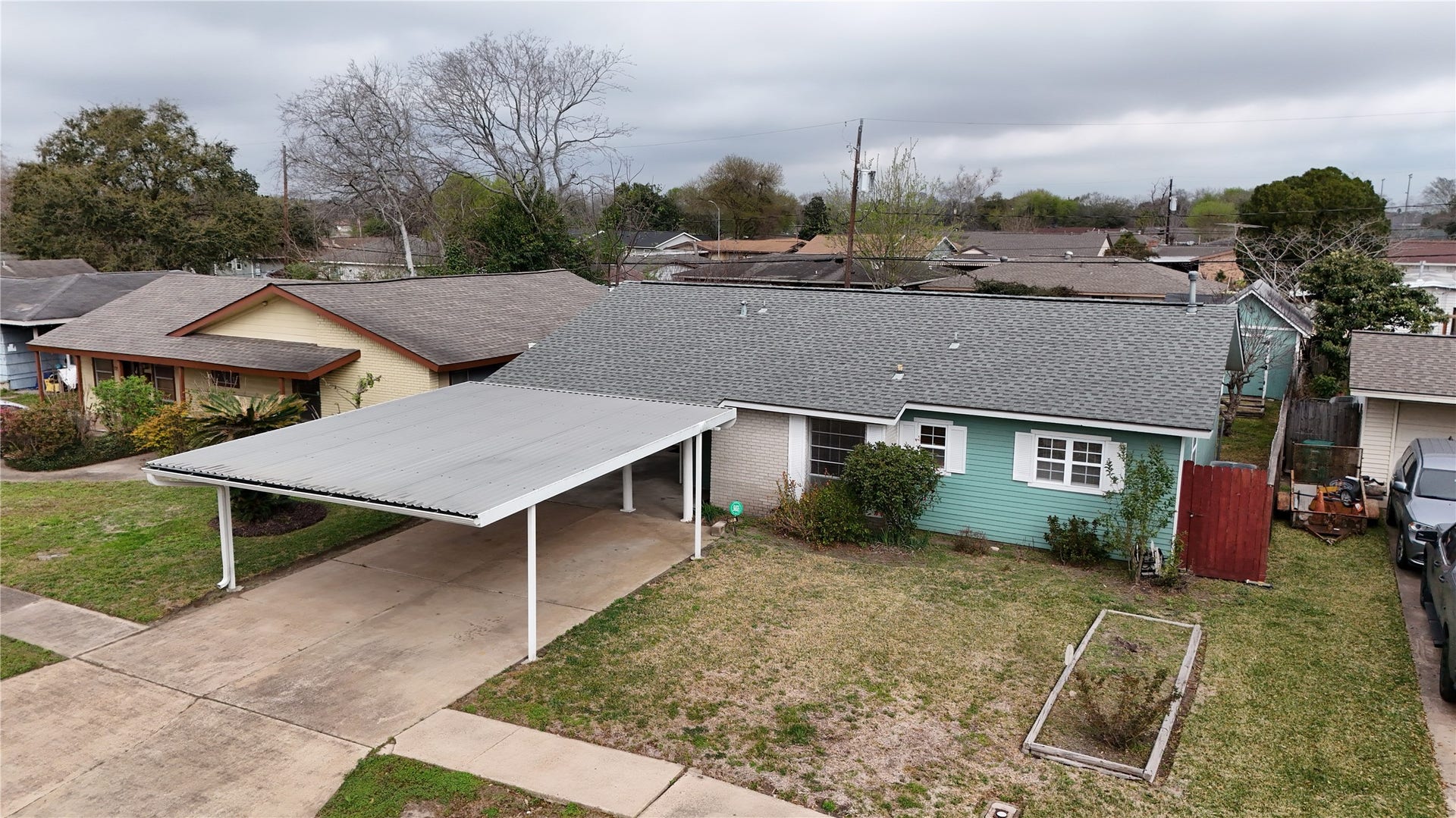 3717 Newton Drive, Pasadena, TX 77503 3717 Newton Drive, Pasadena, TX 77503
