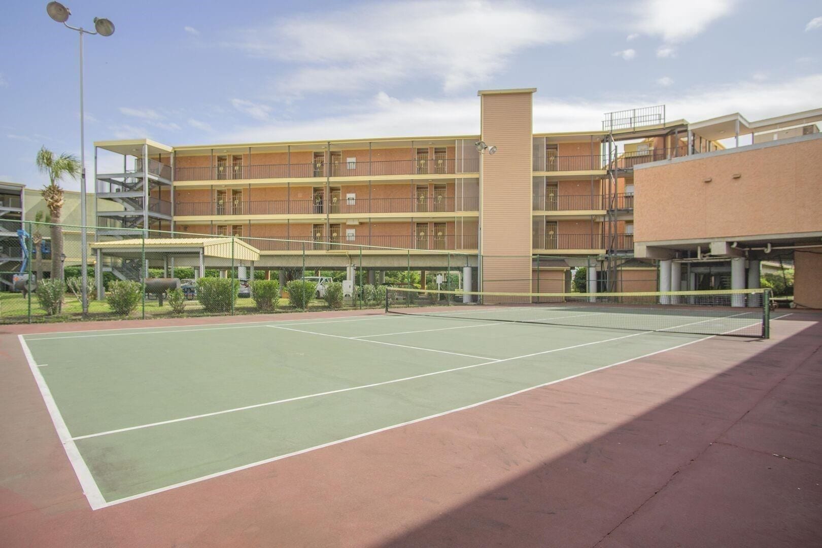 6300 Seawall Boulevard, #3326, Galveston, TX 77551 Community tennis courts