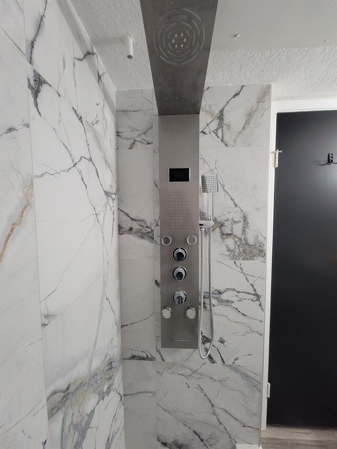 6300 Seawall Boulevard, #3326, Galveston, TX 77551 Large walk in shower