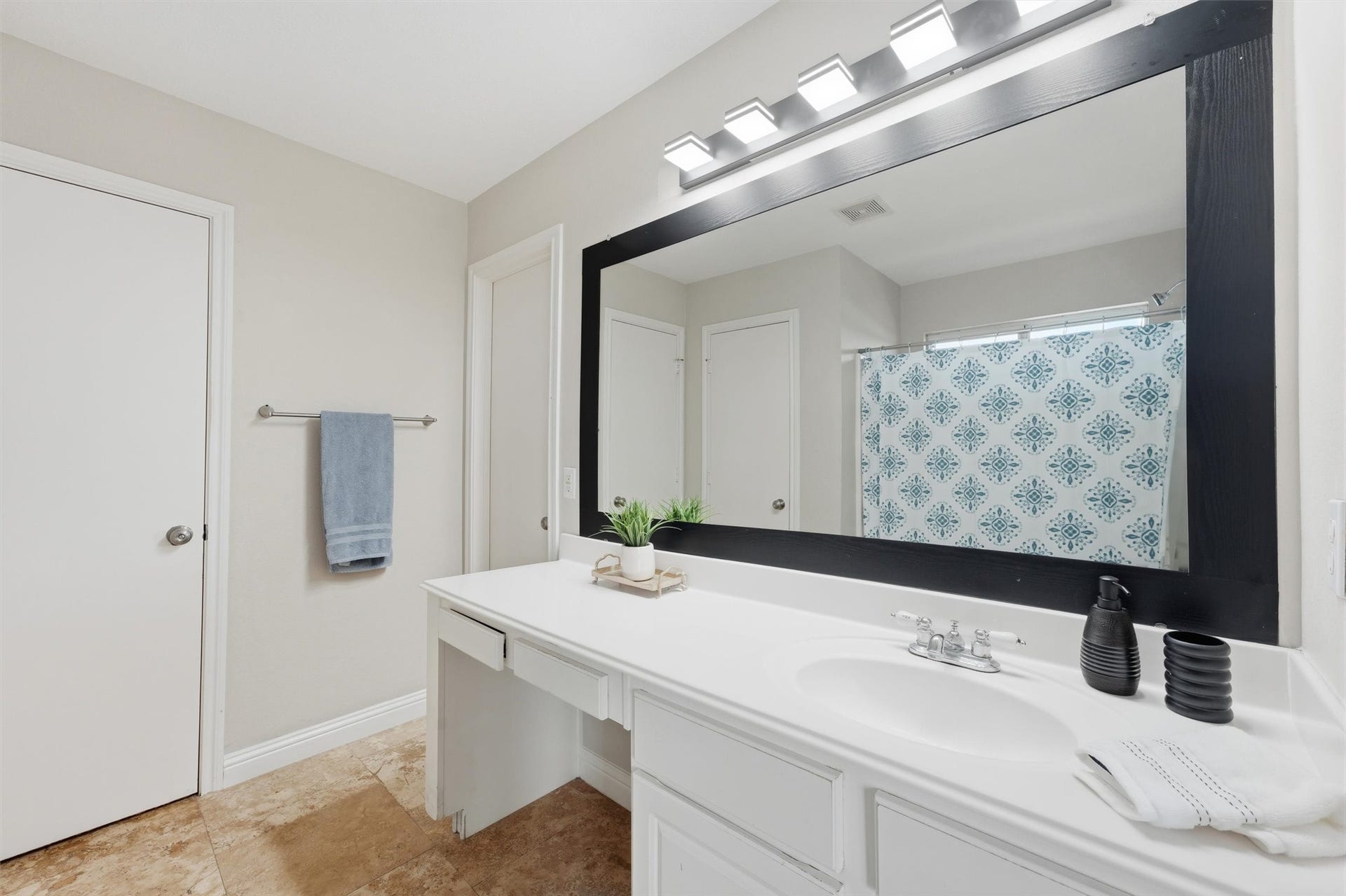 3602 Twisted Brook Drive, Houston, TX 77053 3602 Twisted Brook Drive, Houston, TX 77053