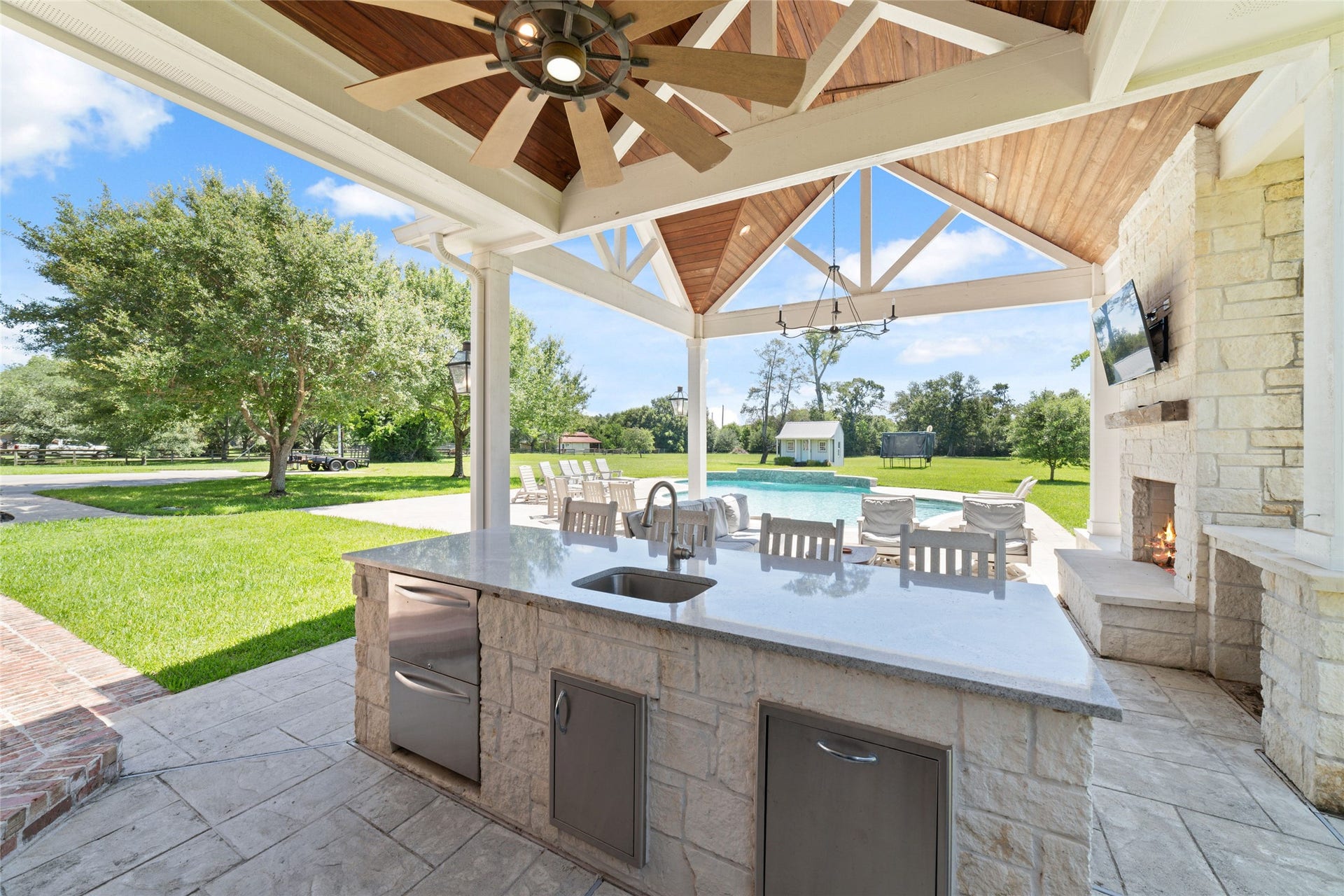 21110 Frey Lane, Tomball, TX 77377 21110 Frey Lane, Tomball, TX 77377