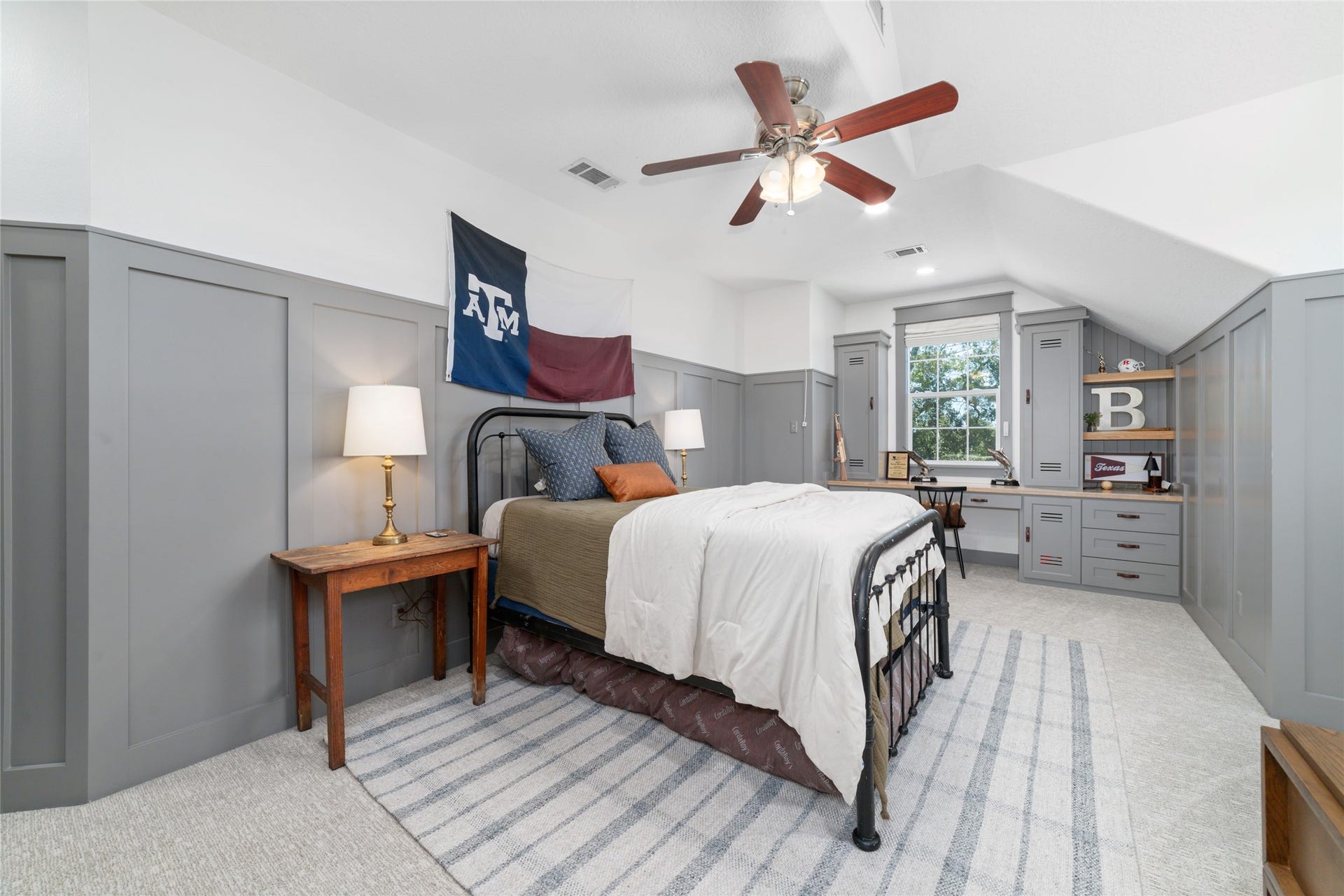 21110 Frey Lane, Tomball, TX 77377 Another secondary bedroom with custom bead board and another built-in desk. These room also need remote control shades!