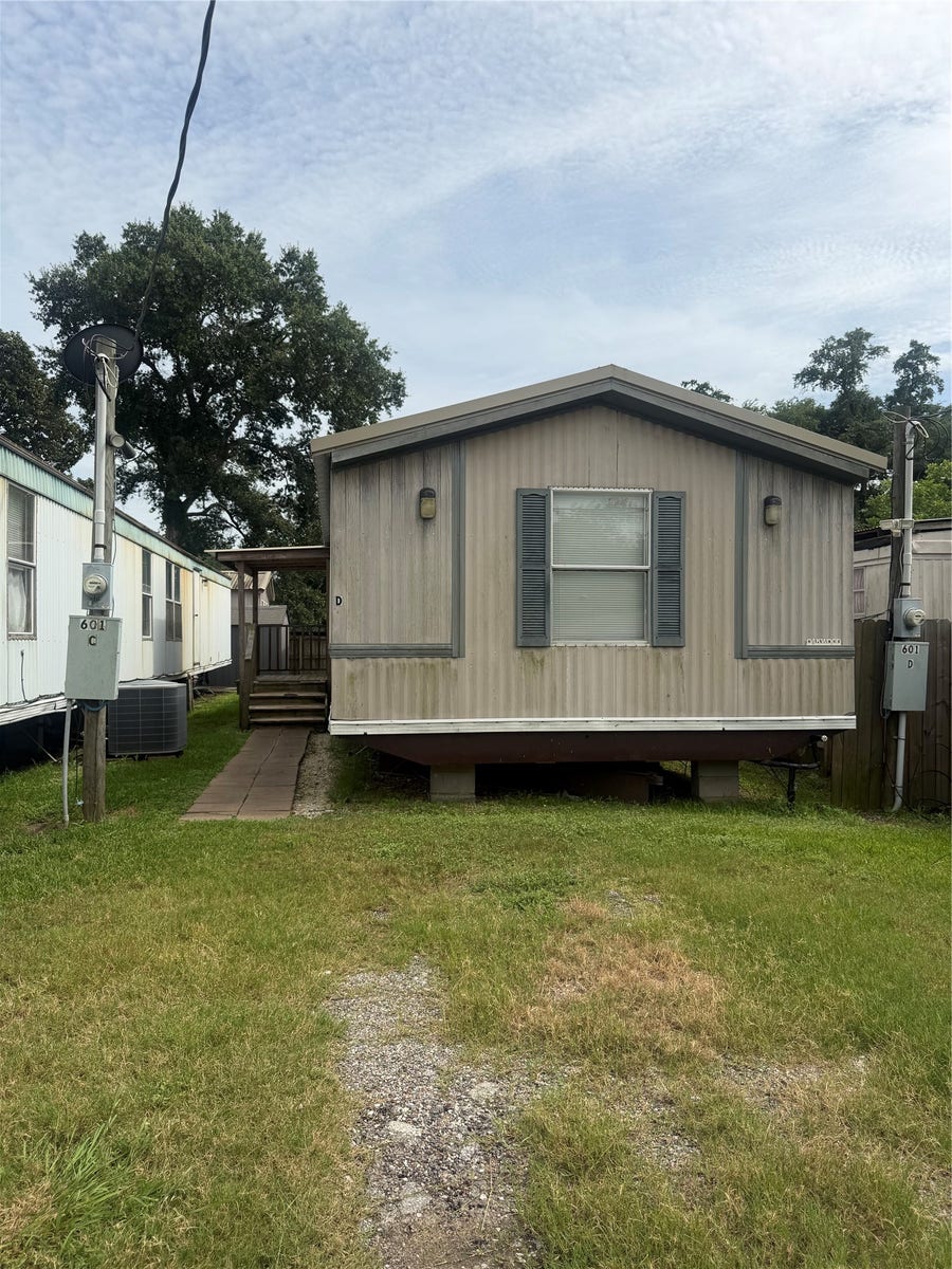 Property photo for 601 Clear Lake Road, #D, Highlands, TX
