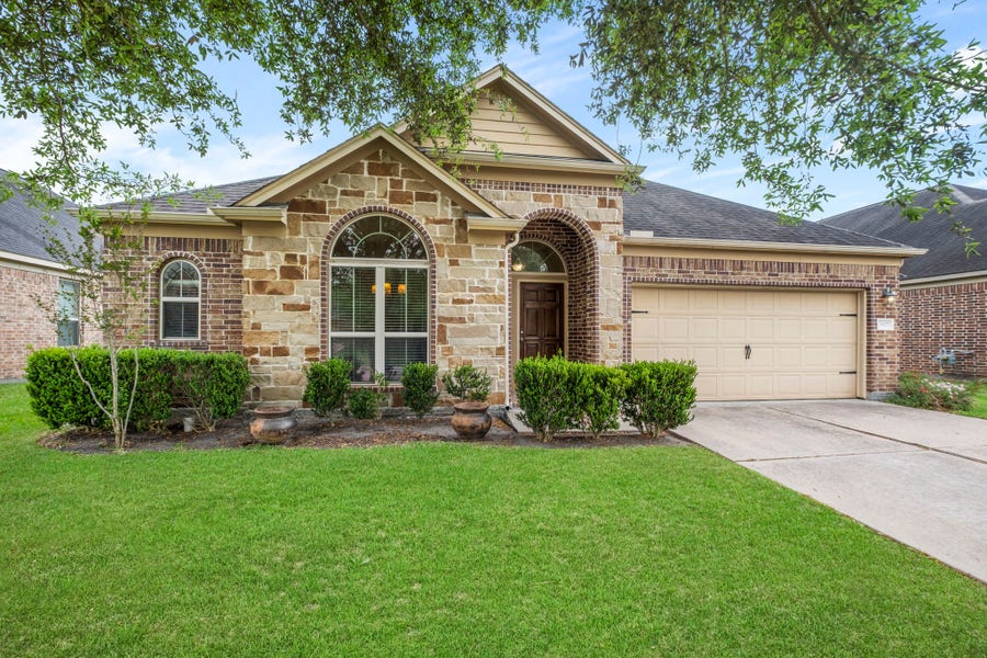 Property photo for 2827 Intrepid Trail, Rosenberg, TX