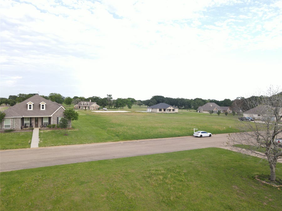 Property photo for 120 Hogan Lane Lane, Hempstead, TX