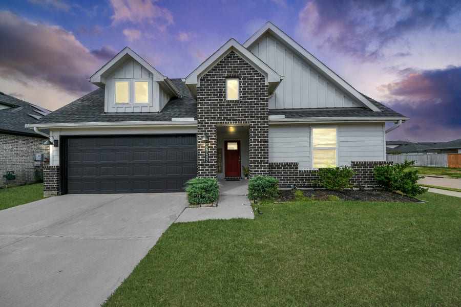 Property photo for 29402 Hoelzen Hollow Drive, Katy, TX