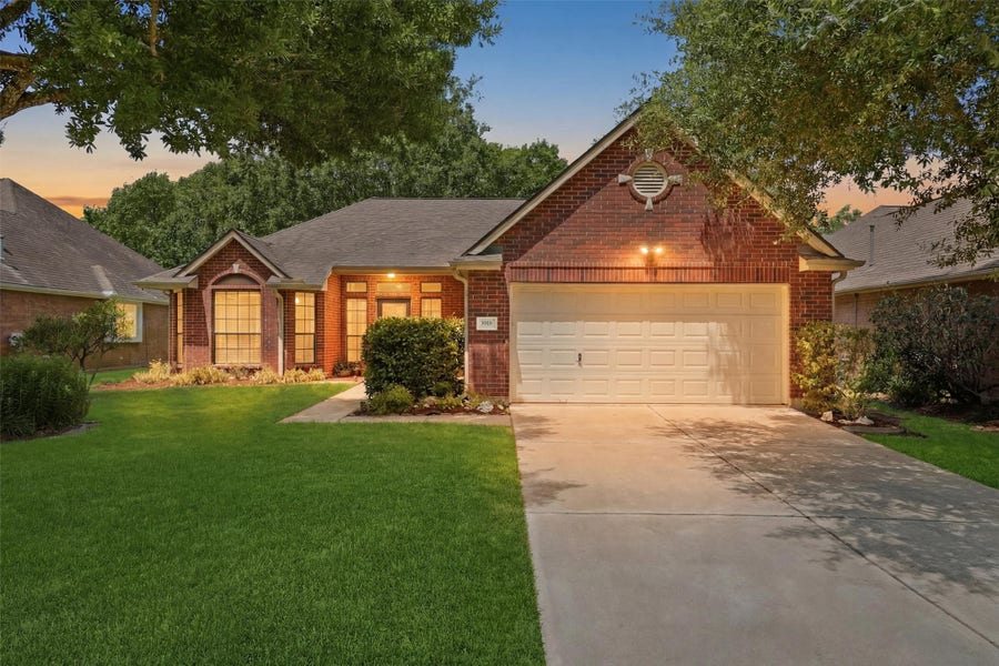 Property photo for 3918 E Peach Hollow Circle, Pearland, TX