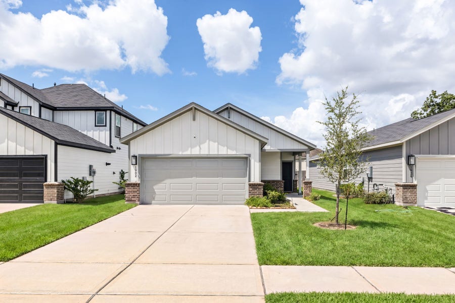 Property photo for 1902 Whispering River Drive, Missouri City, TX