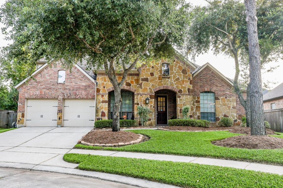 Property photo for 17007 Thomastone Lane, Humble, TX
