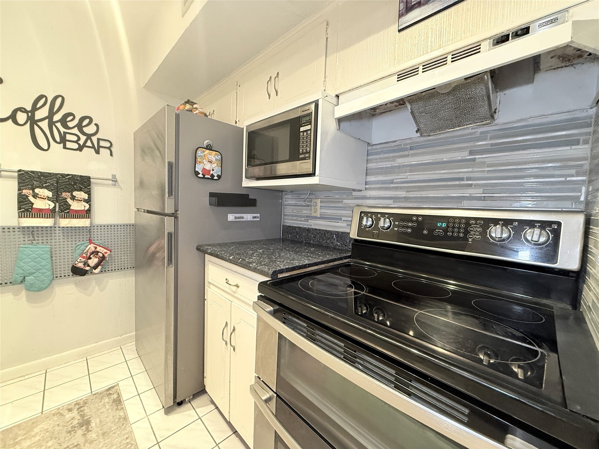 5861 Inwood Drive, #6, Houston, TX 77057 Stainless appliances