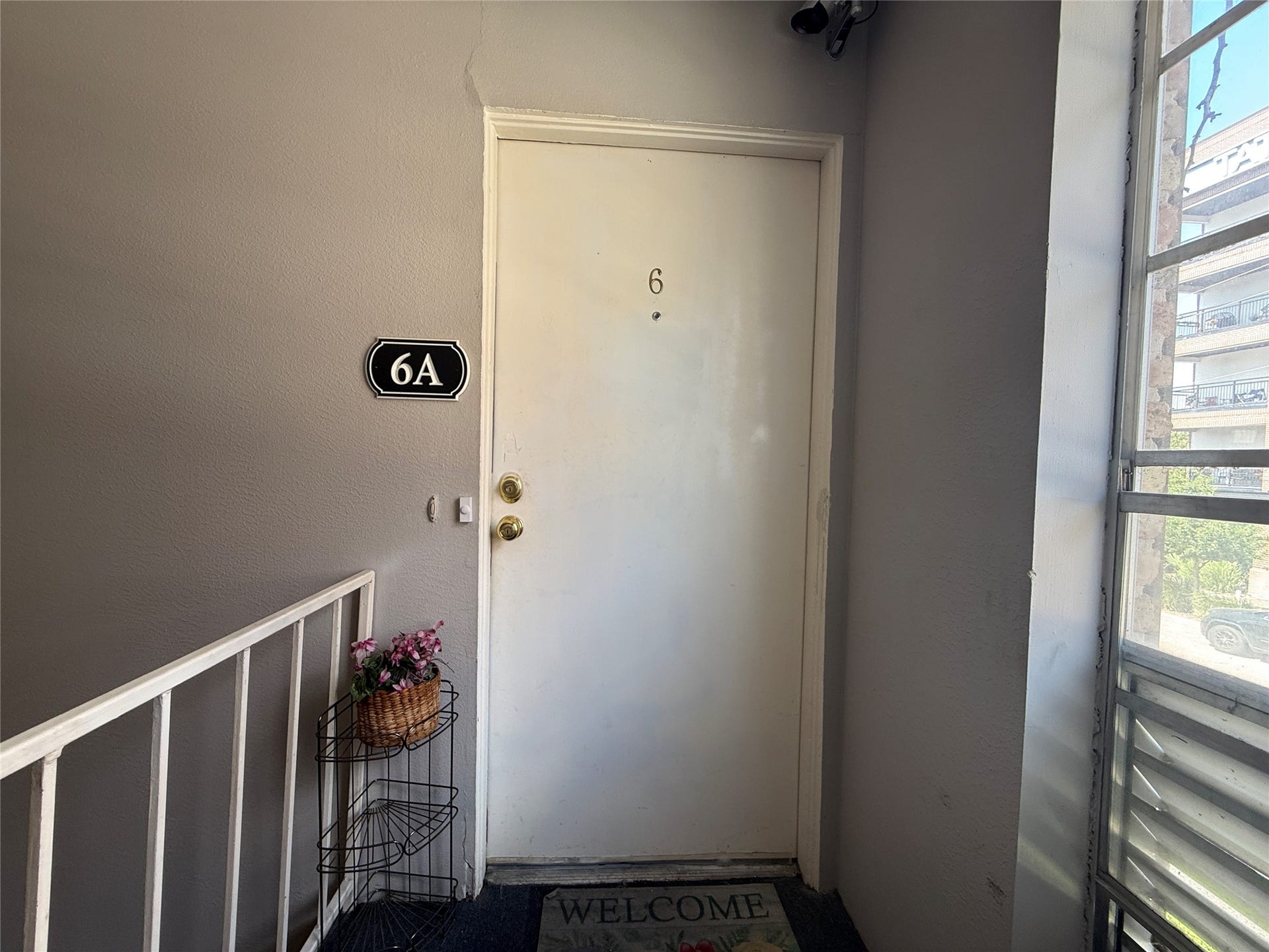 5861 Inwood Drive, #6, Houston, TX 77057 Front entry