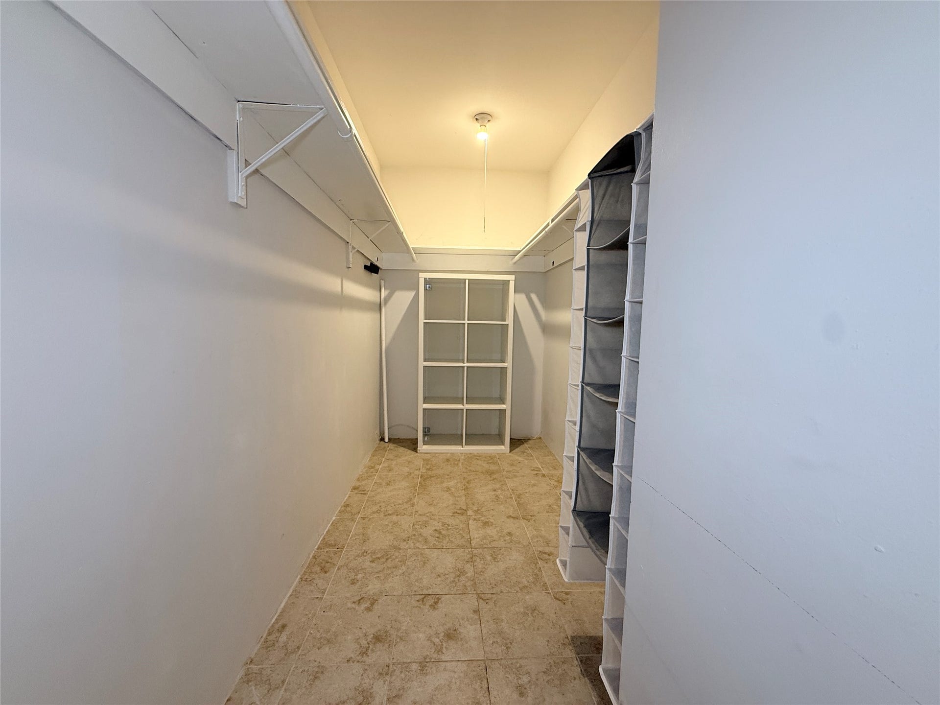 5861 Inwood Drive, #6, Houston, TX 77057 Large walk in closet