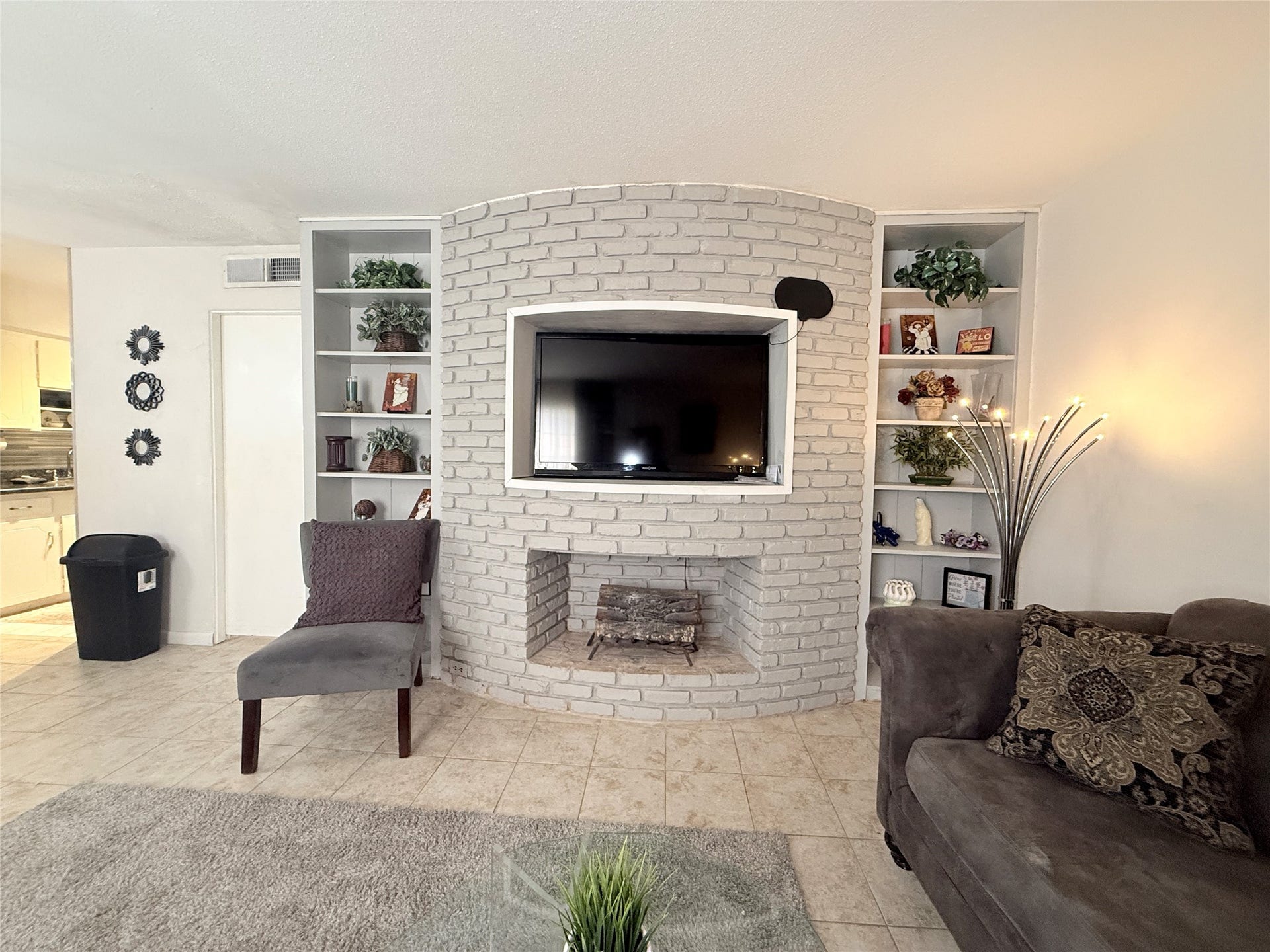5861 Inwood Drive, #6, Houston, TX 77057 5861 Inwood Drive, #6, Houston, TX 77057