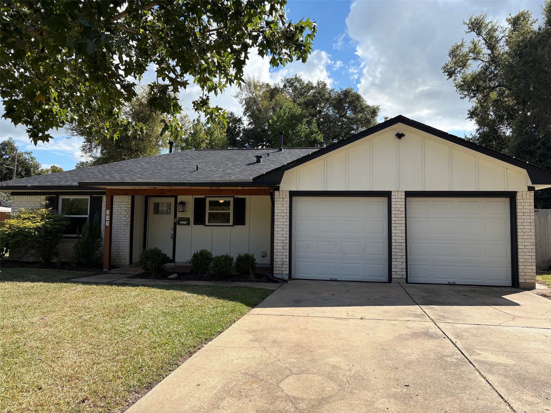 303 Crestwood Street, Clute, TX 77531 303 Crestwood Street, Clute, TX 77531