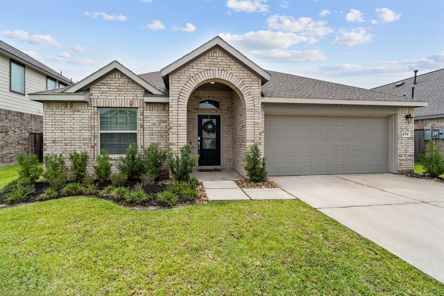 Property photo for 4314 Mulberry Sage Drive, Baytown, TX