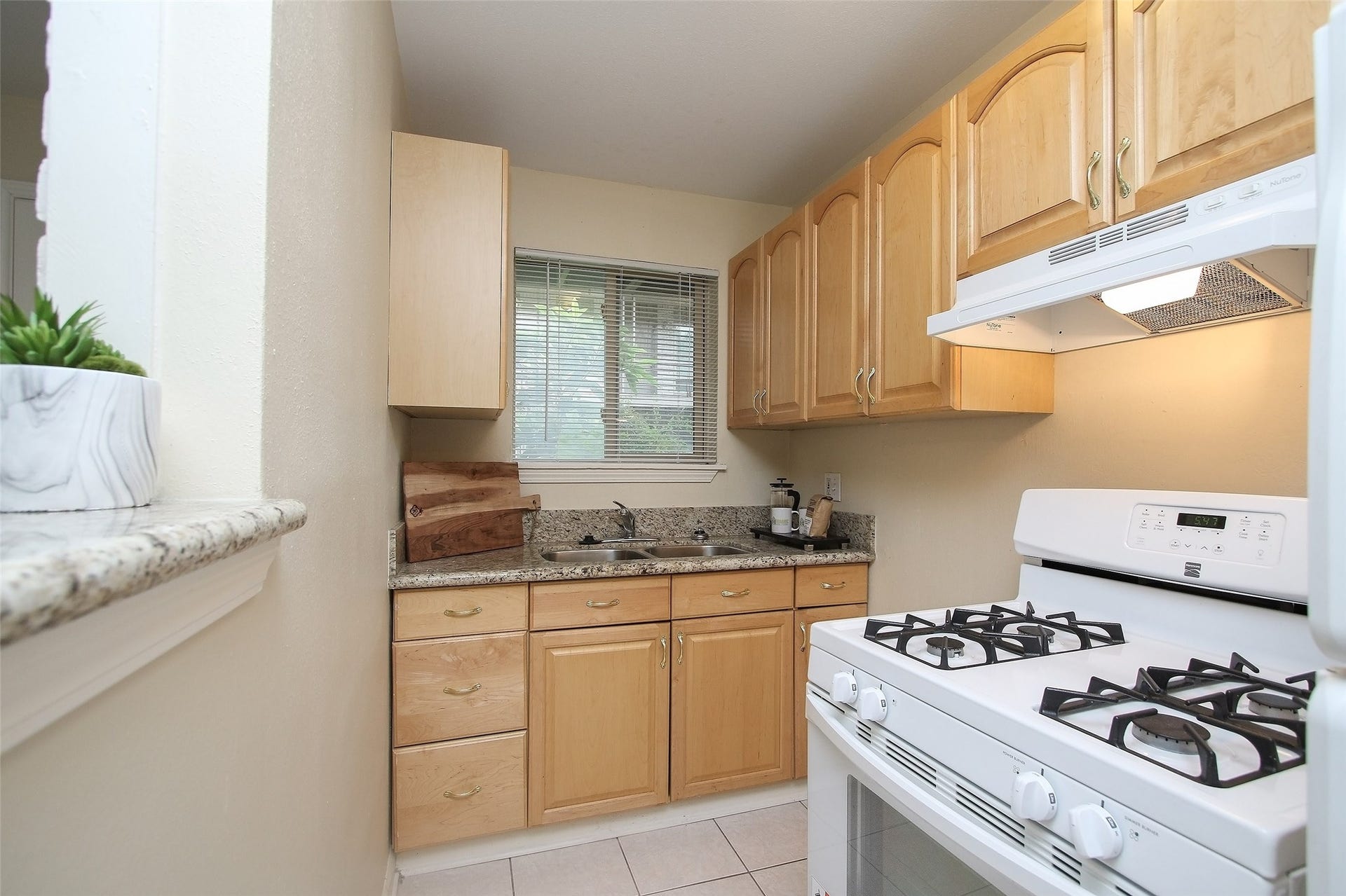 2212 Morse, #4, Houston, TX 77019 2212 Morse, #4, Houston, TX 77019