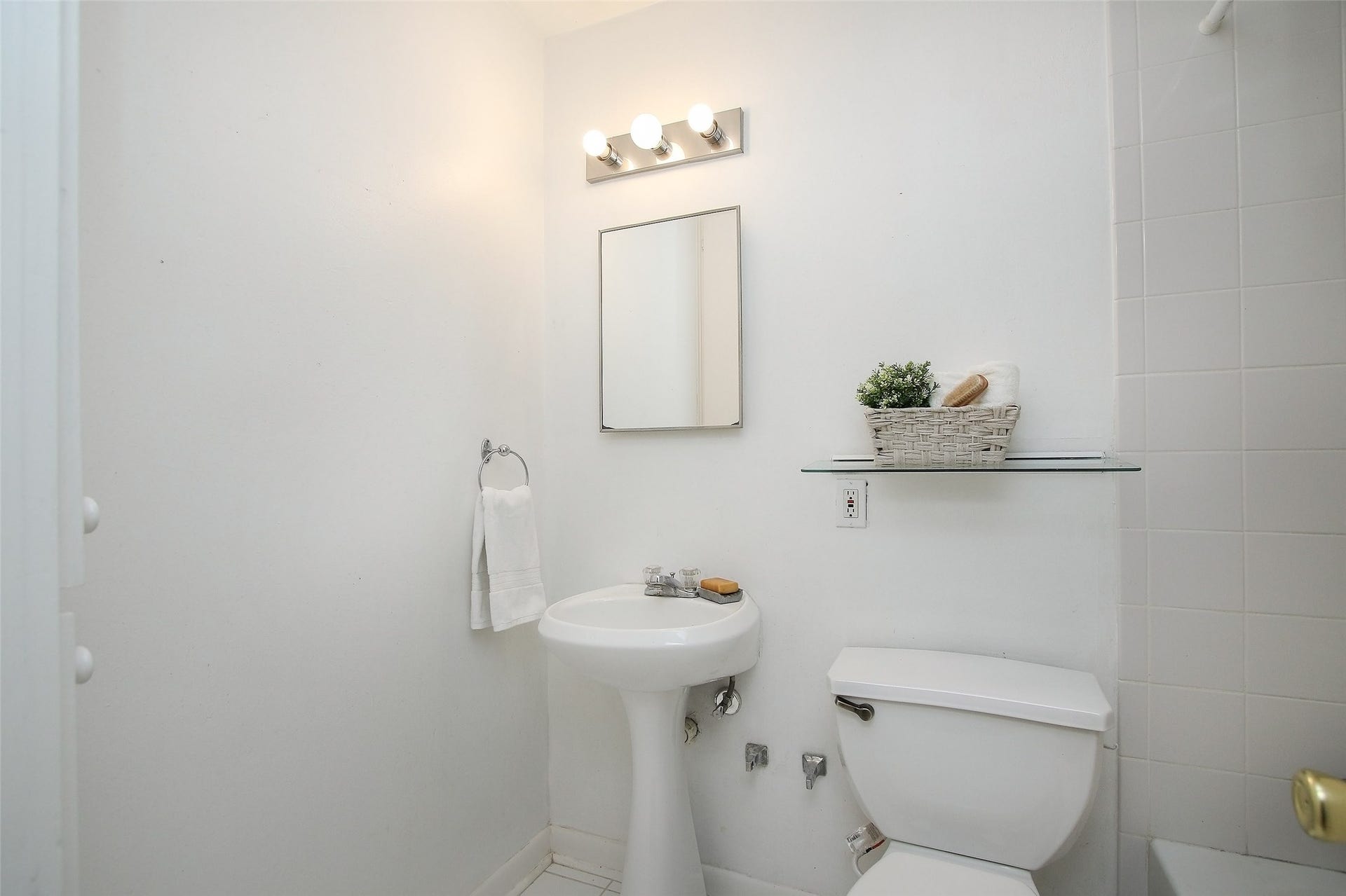 2212 Morse, #4, Houston, TX 77019 2212 Morse, #4, Houston, TX 77019