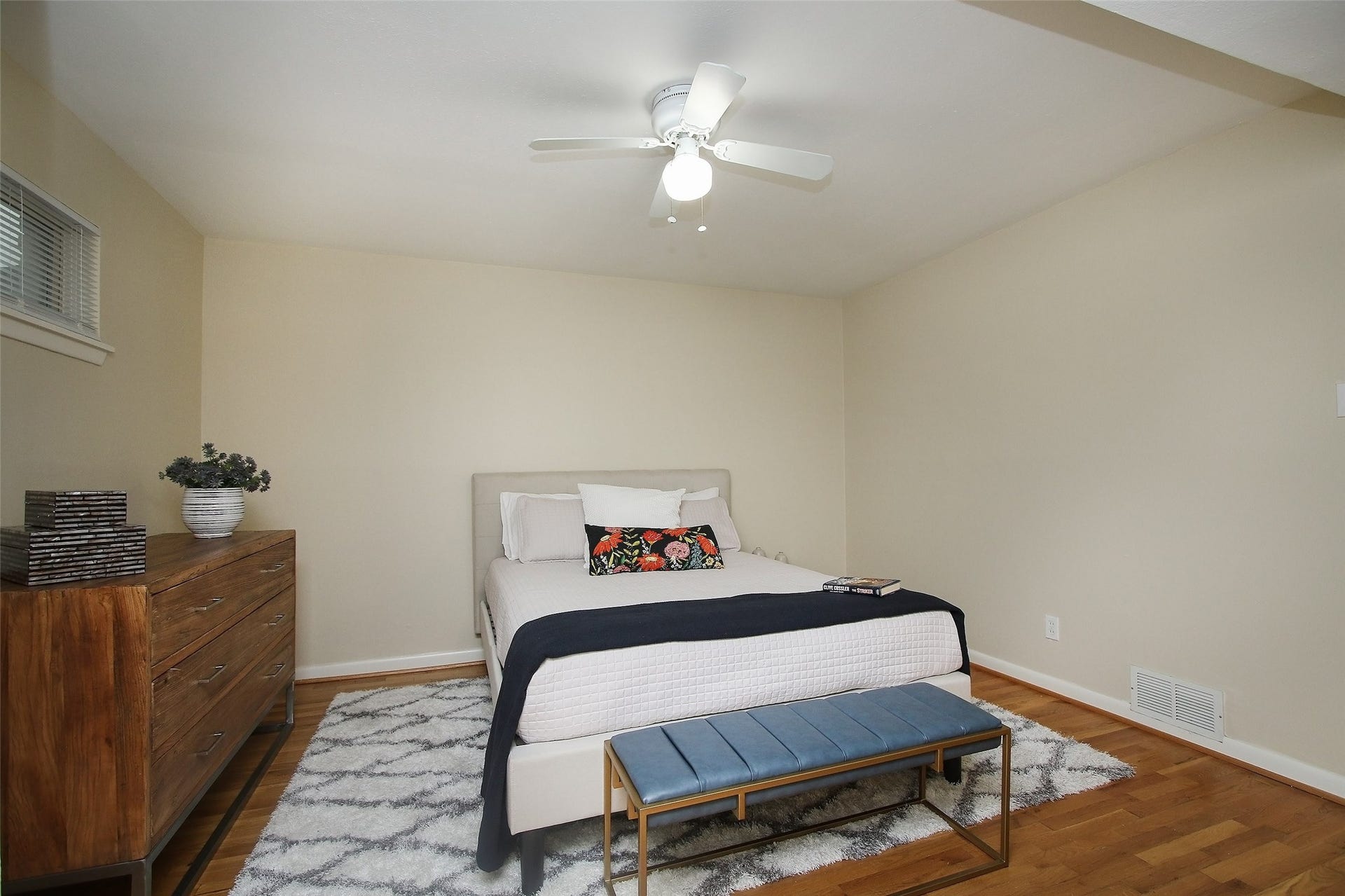 2212 Morse, #4, Houston, TX 77019 2212 Morse, #4, Houston, TX 77019