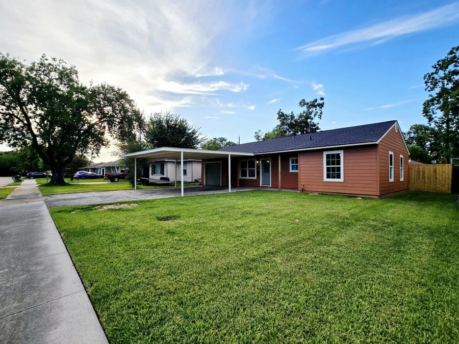 Property photo for 1111 Belshire Road, Pasadena, TX
