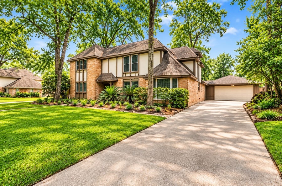 Property photo for 3238 Redwood Lodge Dr Drive, Houston, TX