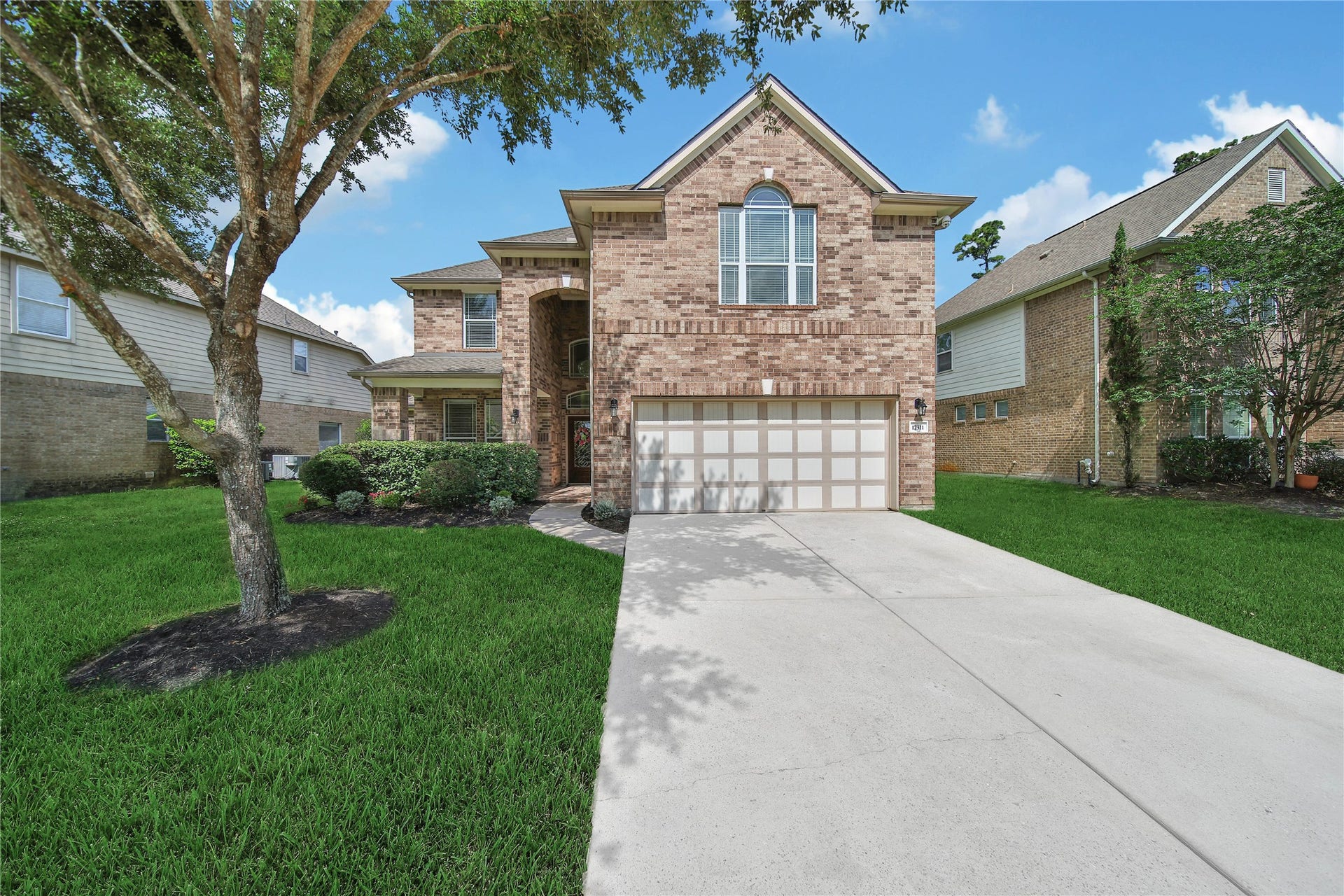 17311 Lassen Forest Lane, Humble, TX 77346 Well cared for Kimball Hill home in Barton Ridge located in the award winning Master-planned Community of Eagle Springs.