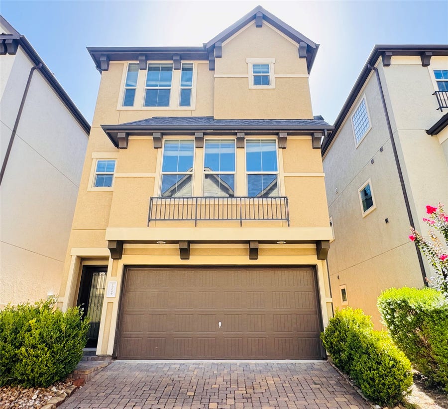 Property photo for 10009 Spring Shadows Park Circle, Houston, TX
