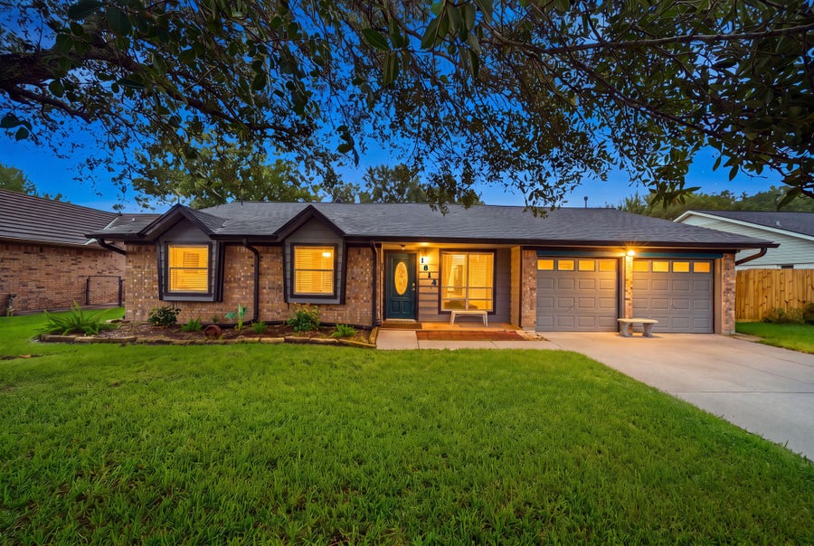 Property photo for 1814 Crooked Creek Lane, Pearland, TX