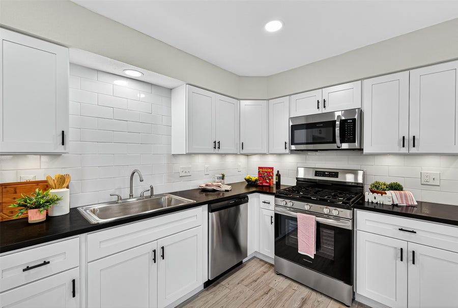Property photo for 13822 Northlake Drive, Houston, TX