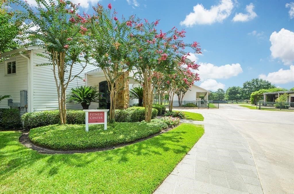 1323 Freshwater Bay Court, Spring, TX 77379 FITNESS CENTER available to residents over the age of 16, work-out equipment available, including 21 different sectorize machines, 15 resistance bands of different strengths, 2 recumbent bikes, 1 upright, 1 hybrid bike, 4 ellipticals, 4 treadmills, 4-12 medicine balls and 3 different size Swiss balls amongst others to tailor to your fitness level and skill.