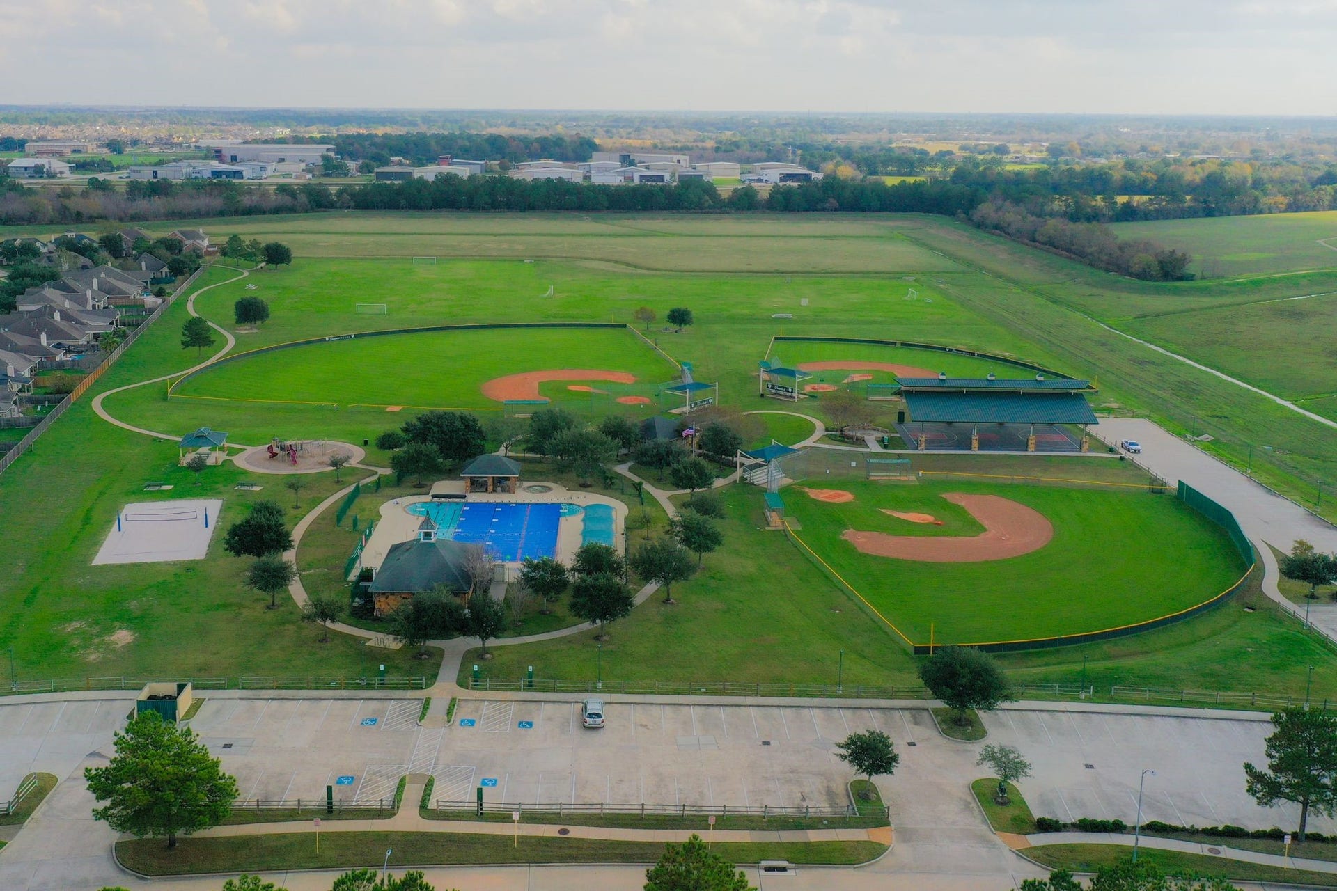 1323 Freshwater Bay Court, Spring, TX 77379 Gleannloch Farms features a 21-acre Athletic Center, which has baseball fields, sand volleyball, soccer/lacrosse fields, 3 pickleball courts & Veterans Memorial. A great place for family activities. GLF is a beautiful community with modern flair, and simply a great place to live and raise a family!