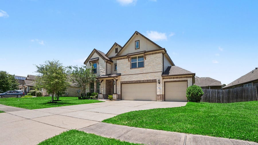 Property photo for 15611 E Galley Drive, Crosby, TX