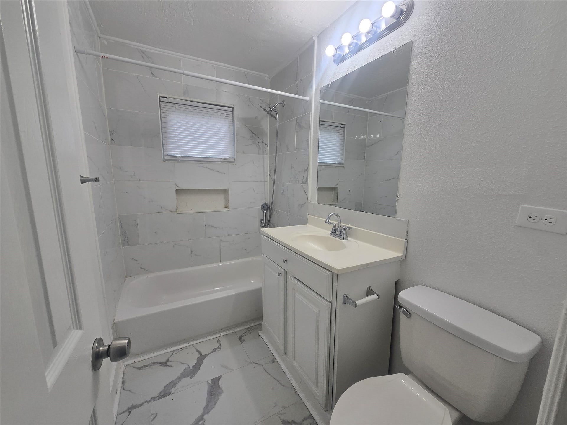 918 Winnie, #107, Galveston, TX 77550 918 Winnie, #107, Galveston, TX 77550
