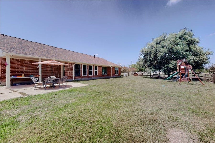 Property photo for 2918 Amber Lane, Rosenberg, TX